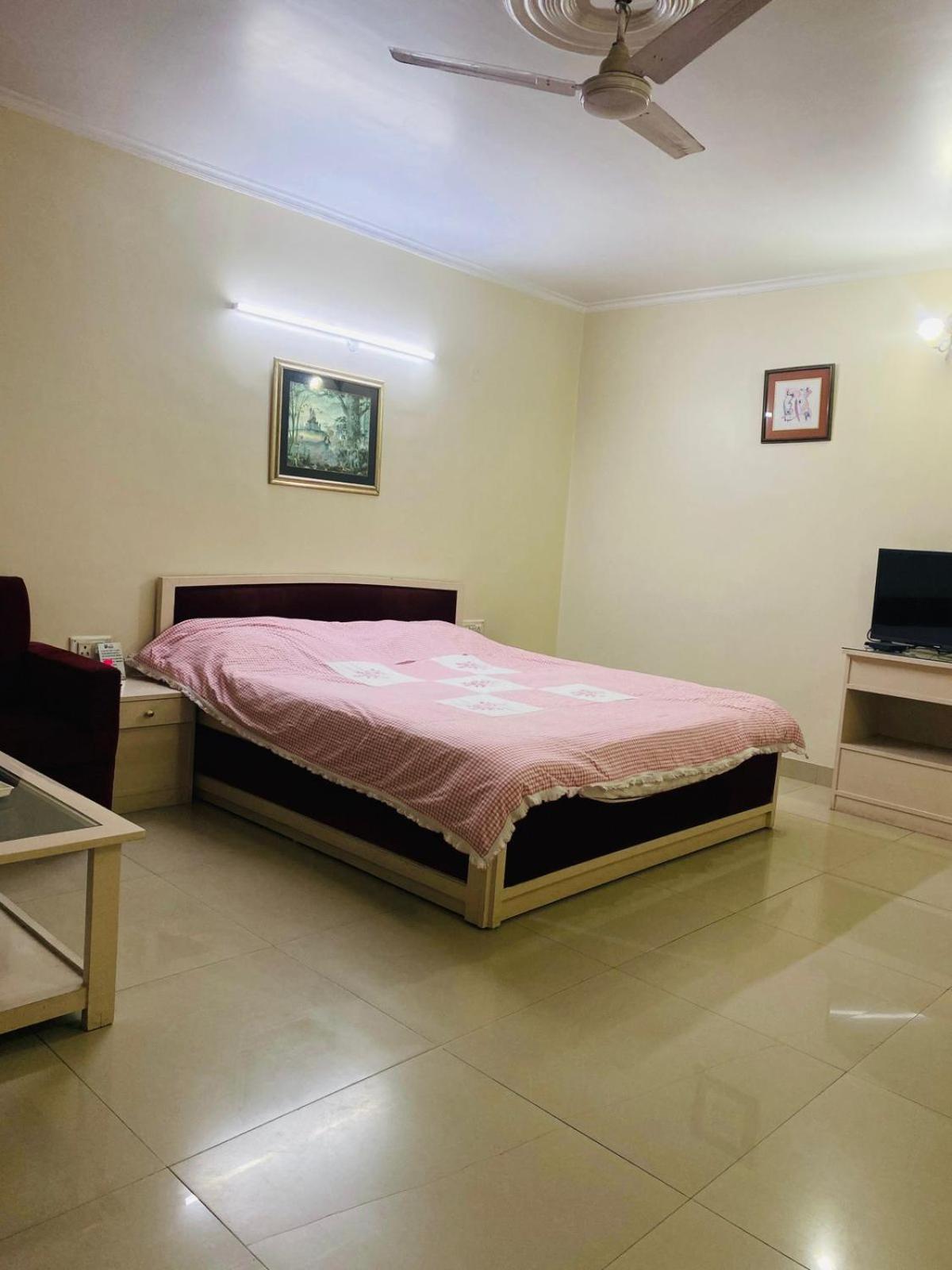 Hotel Mayur Deluxe Мератх Экстерьер фото
